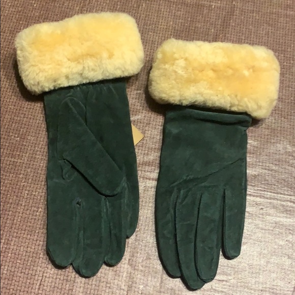 Gloves - Picture 2 of 3